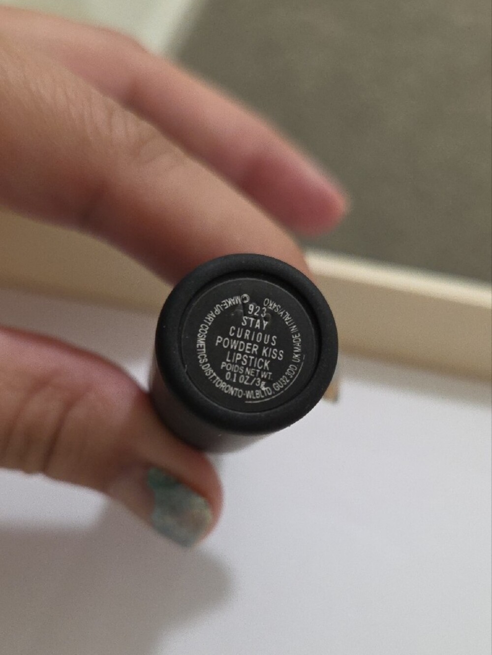 MAC STAY CURIOUS Powder Kiss Matte Lipstick 923 - Picture 2 of 4